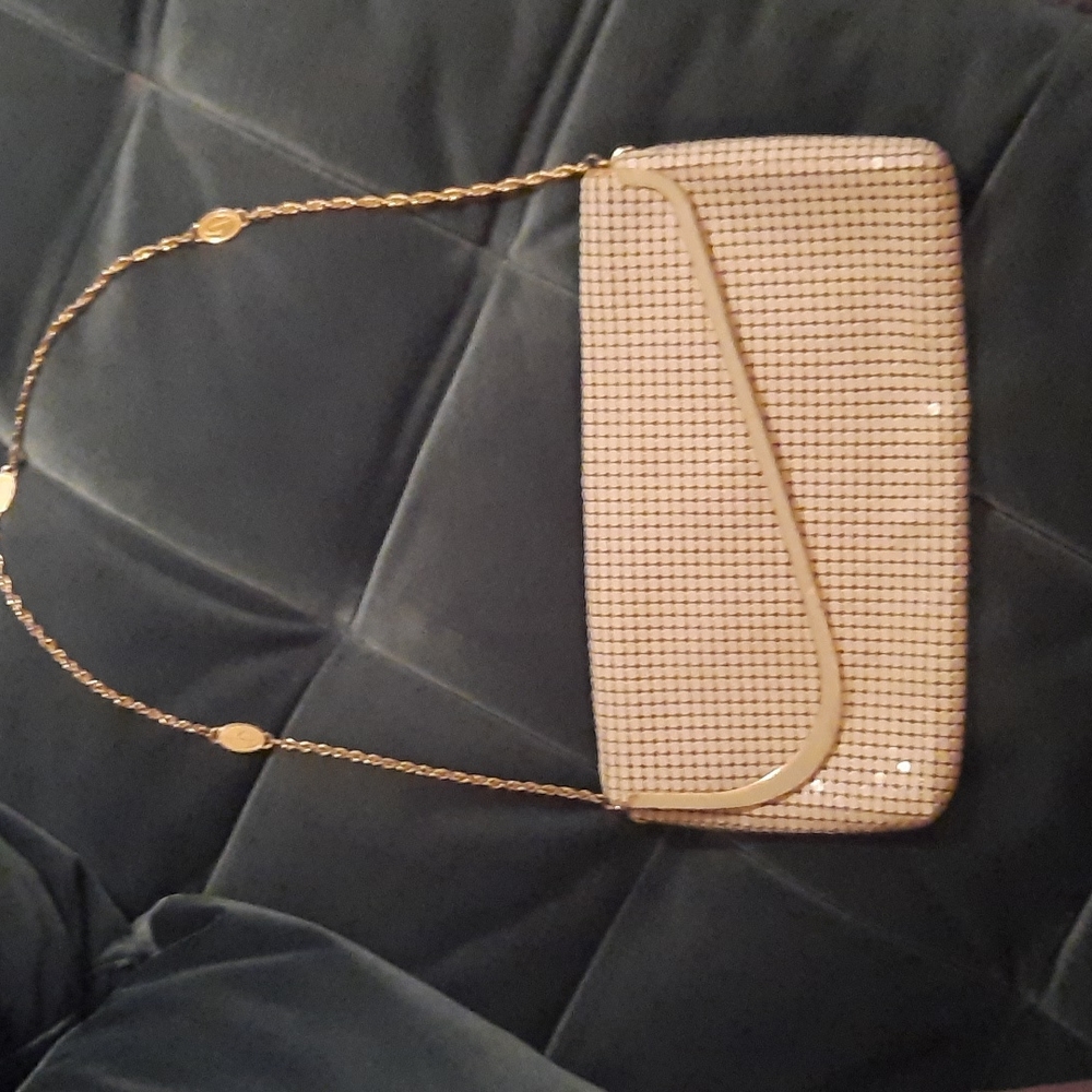 GLOMESH Clutch With Gold Chain Strap